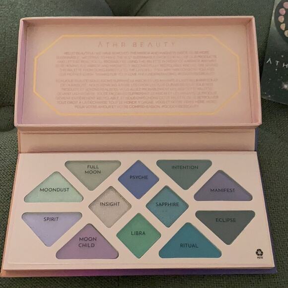 ATHR BEAUTY | eyeshadow palette NIB - Picture 1 of 4